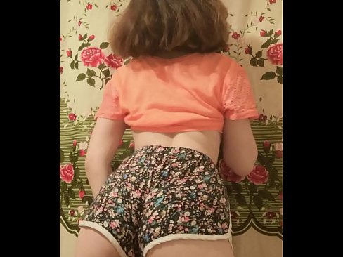 ❤️ Sexet ung babe laver en striptease ved at filme sine shorts på kamera ️ Porno fb at da.xxxdeutschepornos.ru ️